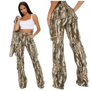 Camo Cargo Jeans ▪︎  Taupe/Green Combo ▪︎ Non-stretch ▪︎ Sz 11